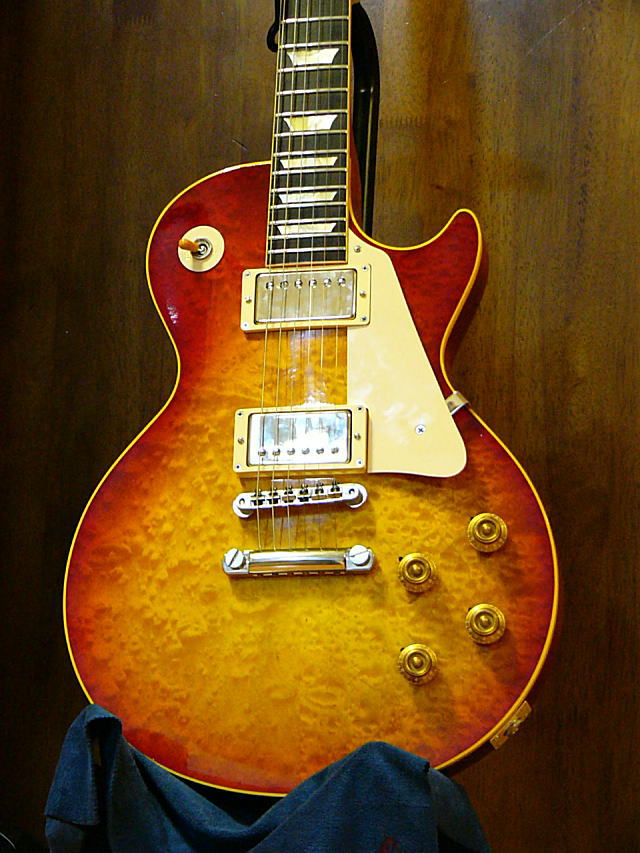ギャラン GALAN レスポール 虎目 LEAD ROCK レッド レッドスパークルのレスポール・デラックス - マホガニーボディ